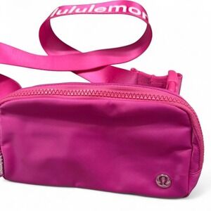 Pink lululemon belt bag - rare